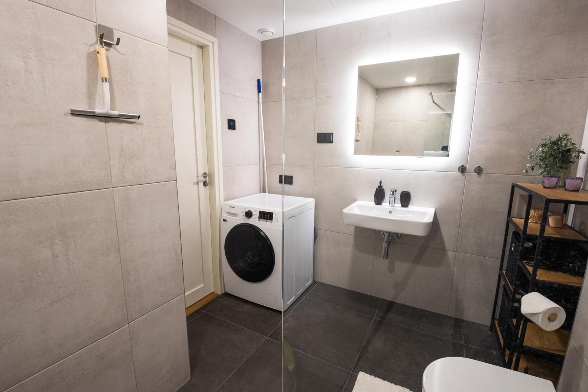 R64 Premium Apartments Tartu Eksteriør billede